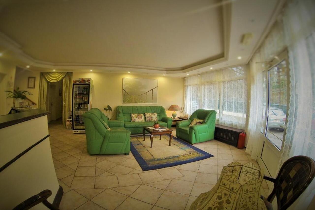 B&B Villa Evandjelina Sremska Kamenica Екстер'єр фото