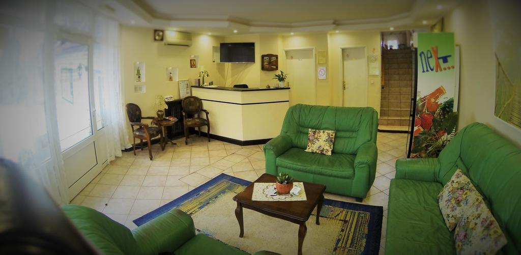 B&B Villa Evandjelina Sremska Kamenica Екстер'єр фото