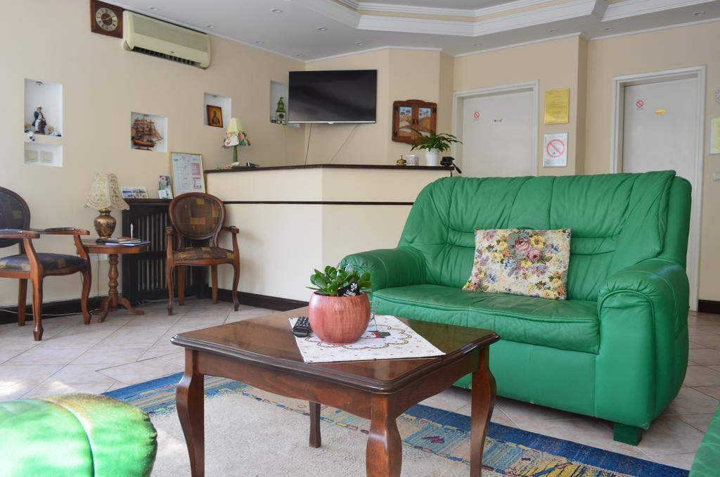 B&B Villa Evandjelina Sremska Kamenica Екстер'єр фото