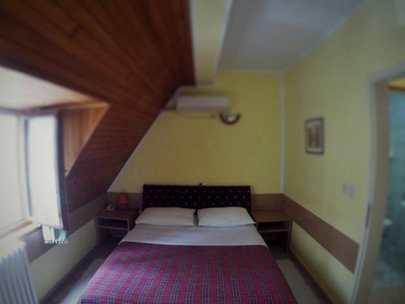B&B Villa Evandjelina Sremska Kamenica Екстер'єр фото