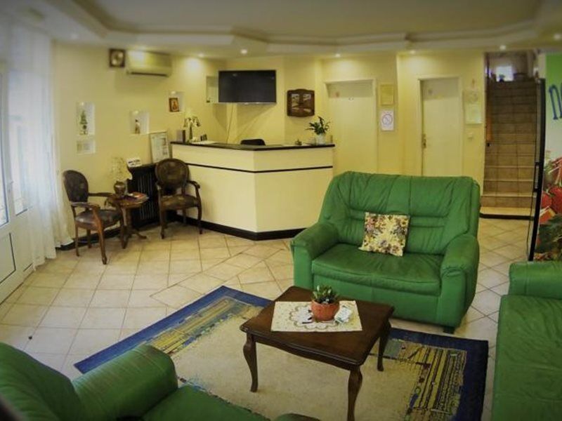 B&B Villa Evandjelina Sremska Kamenica Екстер'єр фото